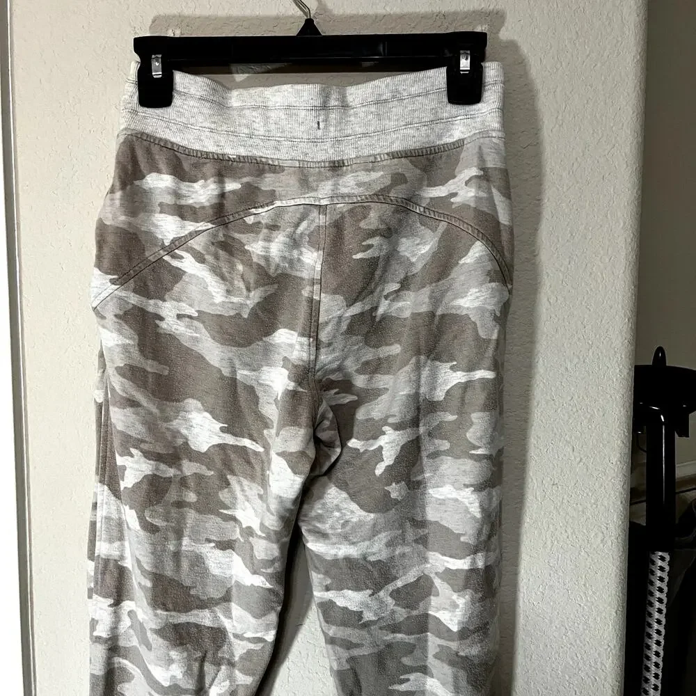 Athleta Balance Beige Camo Printed Joggers Womens' XXS‎ neutral